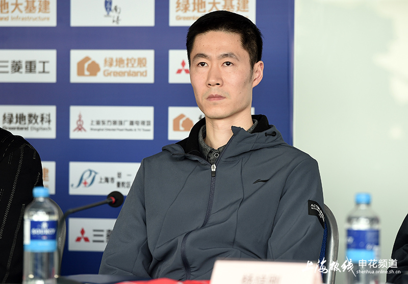 上海u20男足出征全运杨培刚授旗柳海光寄语组图